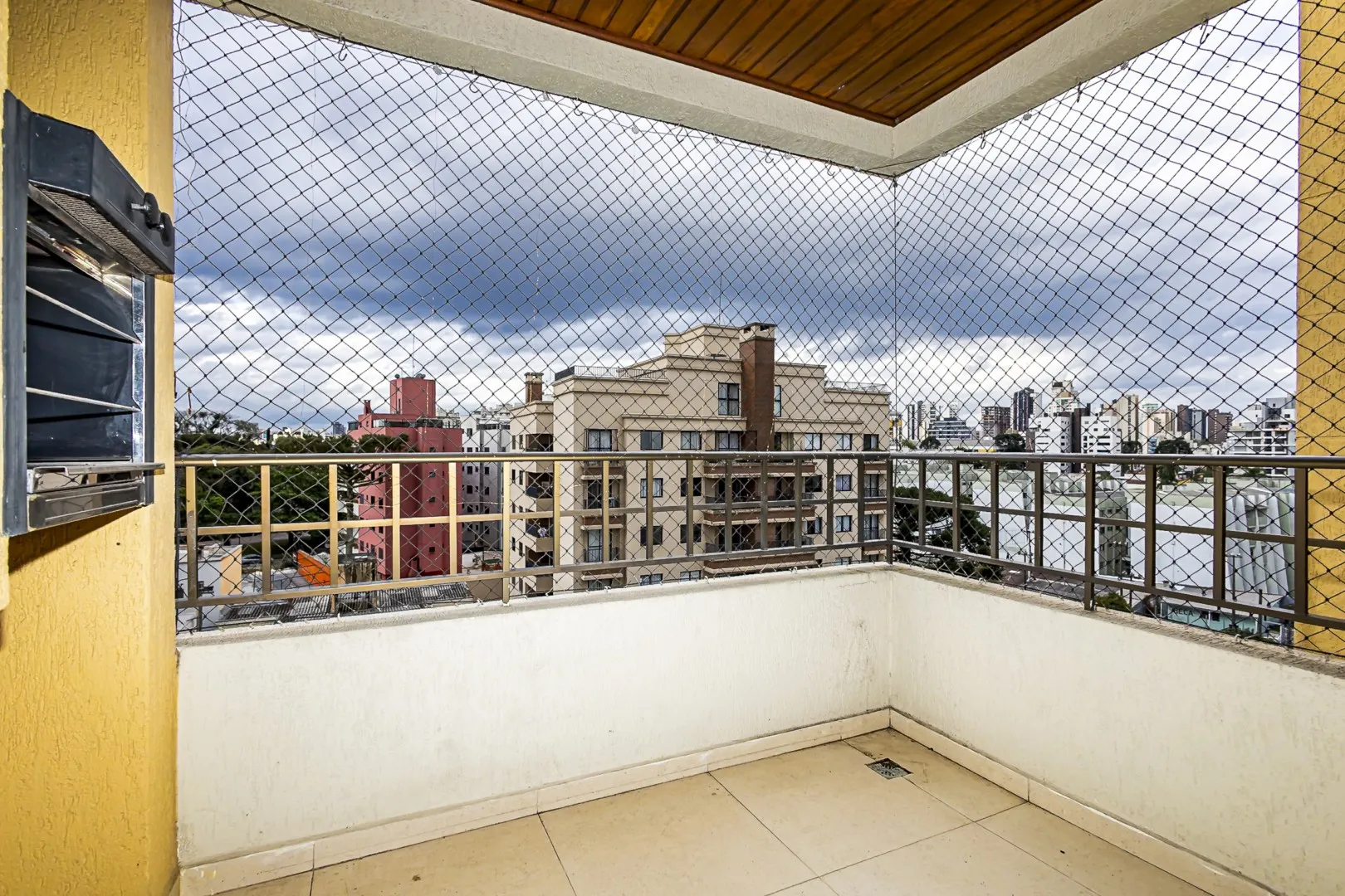 Квартира с балконом 136 м² и 3 спальнями — photo 20