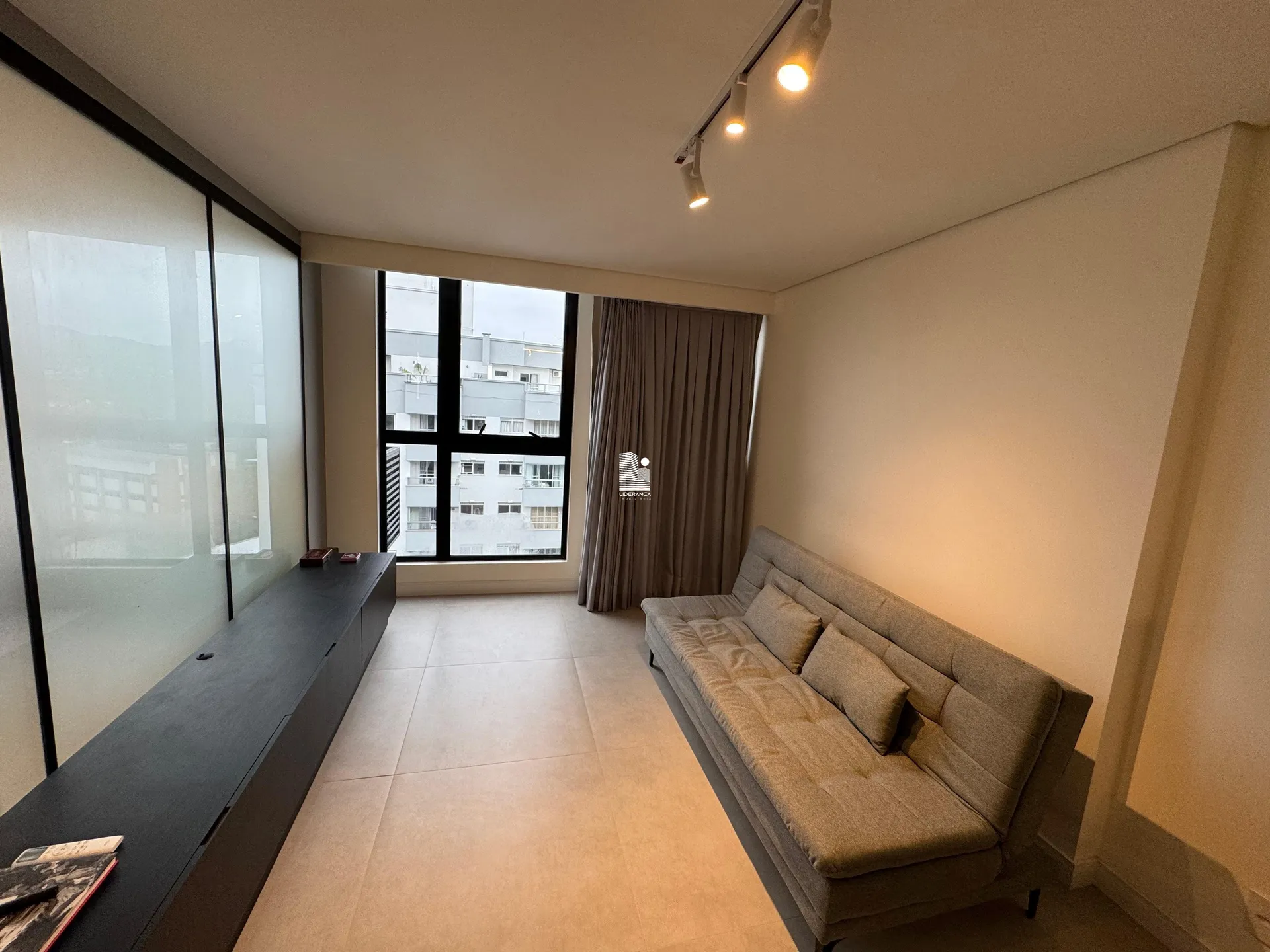 Furnished studio in a building with a gym — photo 9