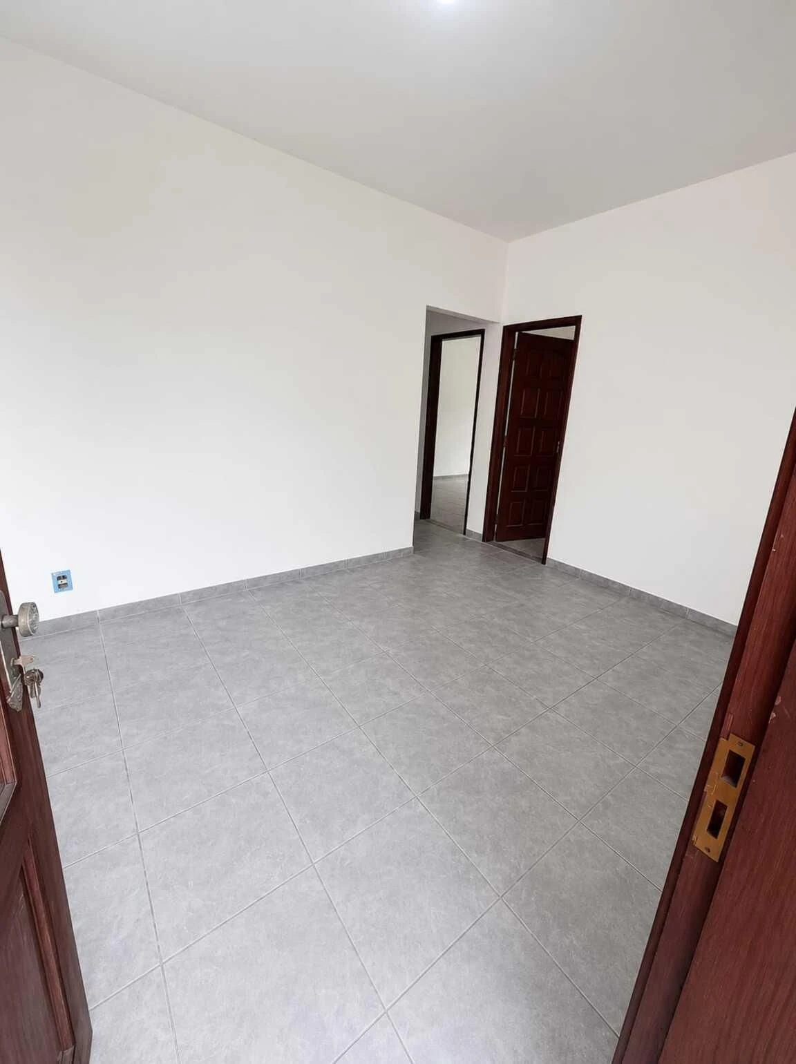 House with 5 bedrooms and 3 bathrooms plus 3 parking spots — photo 12