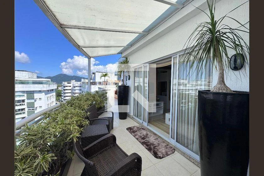 Furnished 3-bedroom apartment with 200 m² — photo 26