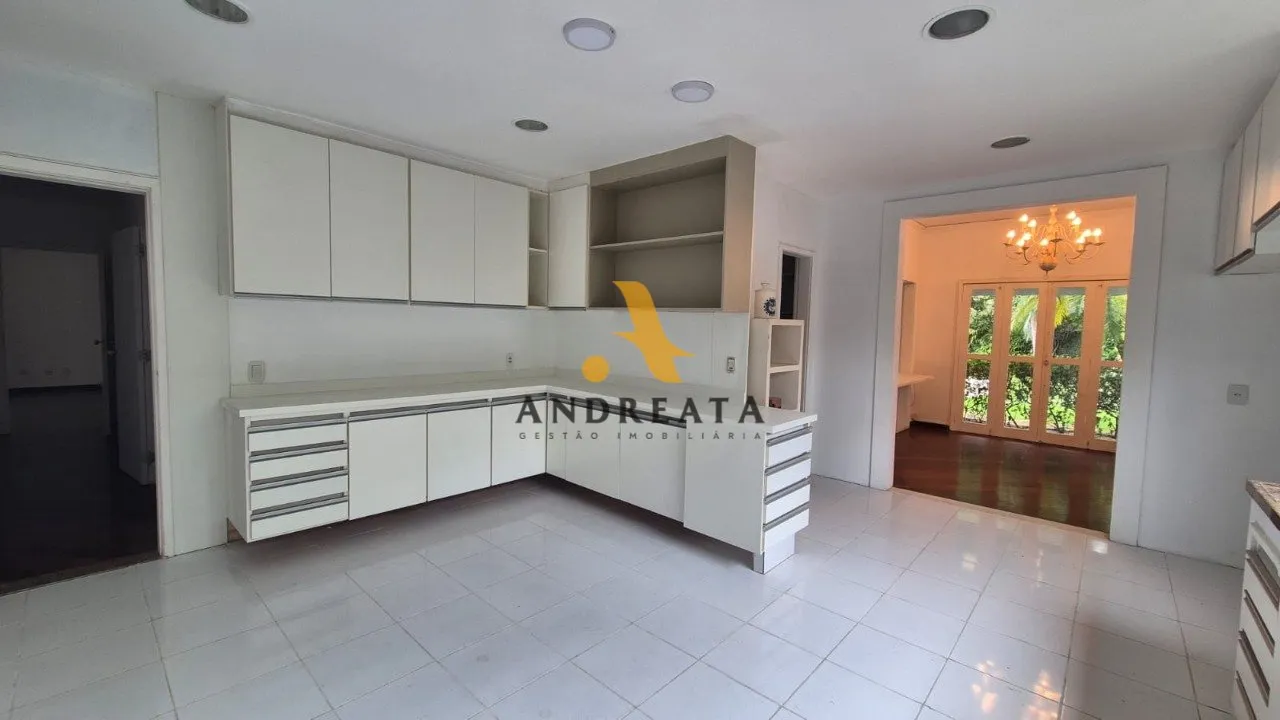 Unfurnished house with 5 bedrooms and 647 m² balcony — photo 48