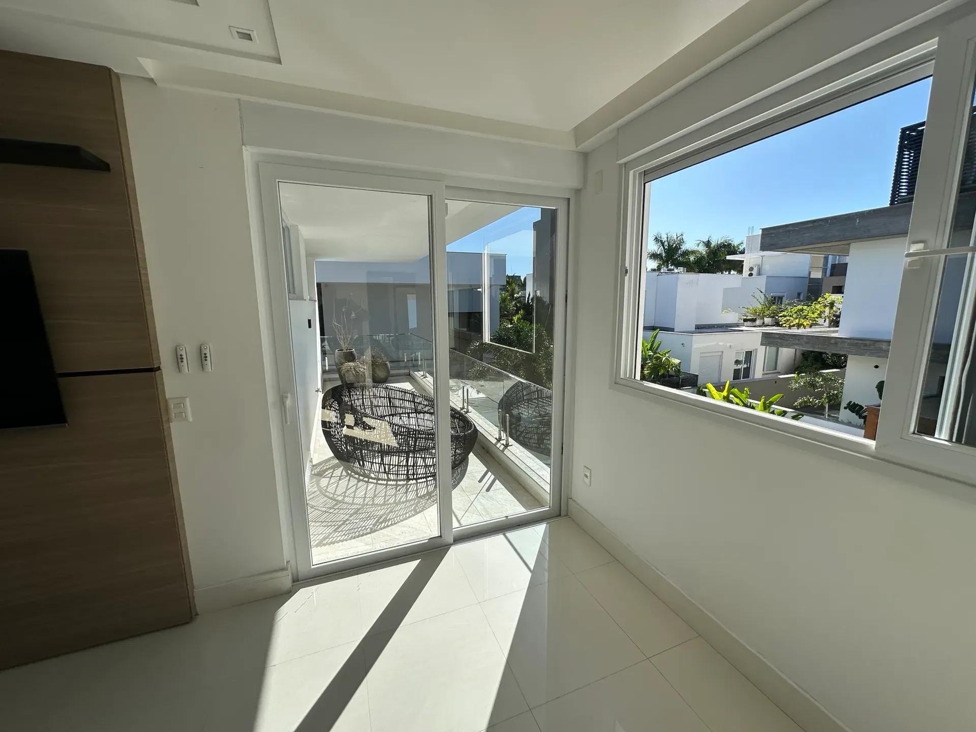 Casa mobiliada com 9 suítes e jacuzzi no prédio — photo 4