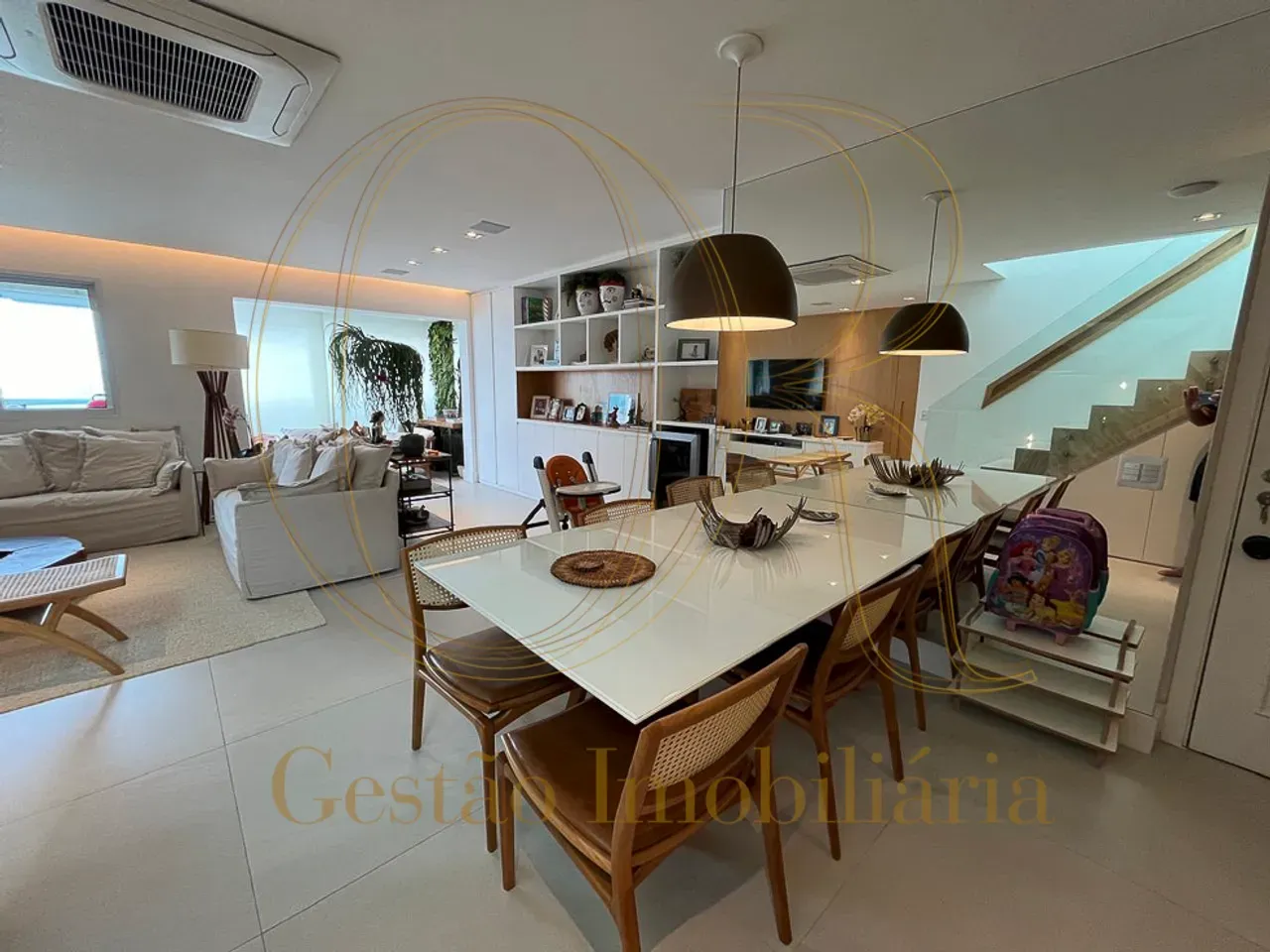 Apartamento mobiliado de 290 m² com 3 quartos e 4 banheiros — photo 8