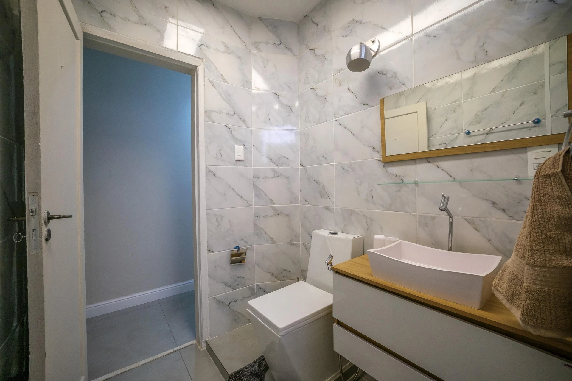 Apartamento amueblado de 1 dormitorio con cocina abierta — photo 18