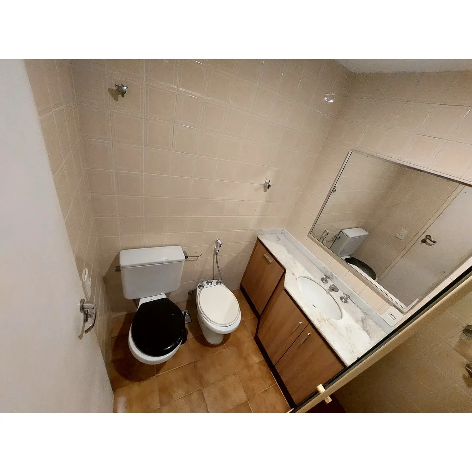 One-bedroom apartment with a washing machine — photo 13