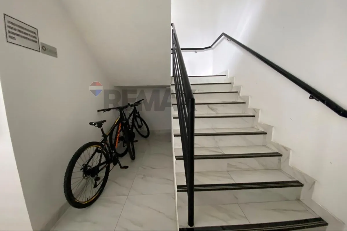 Apartamento amueblado de 28 m² con 1 dormitorio y plaza — photo 10