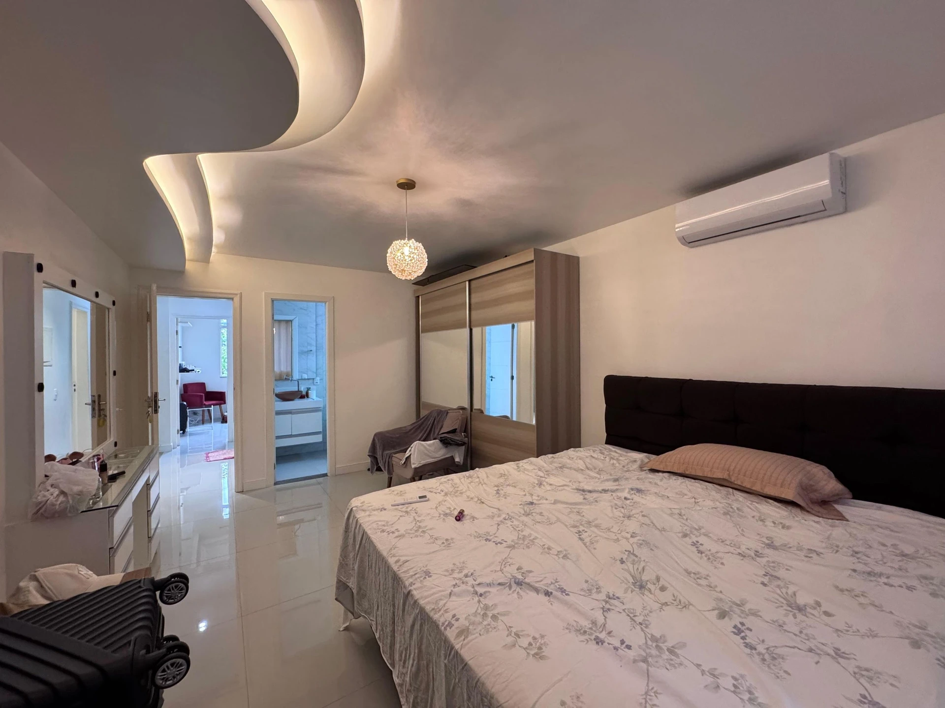 Furnished house with 5 bedrooms and 5 bathrooms — photo 37
