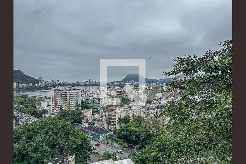 57 m² apartment with 2 bedrooms and a balcony — photo 17
