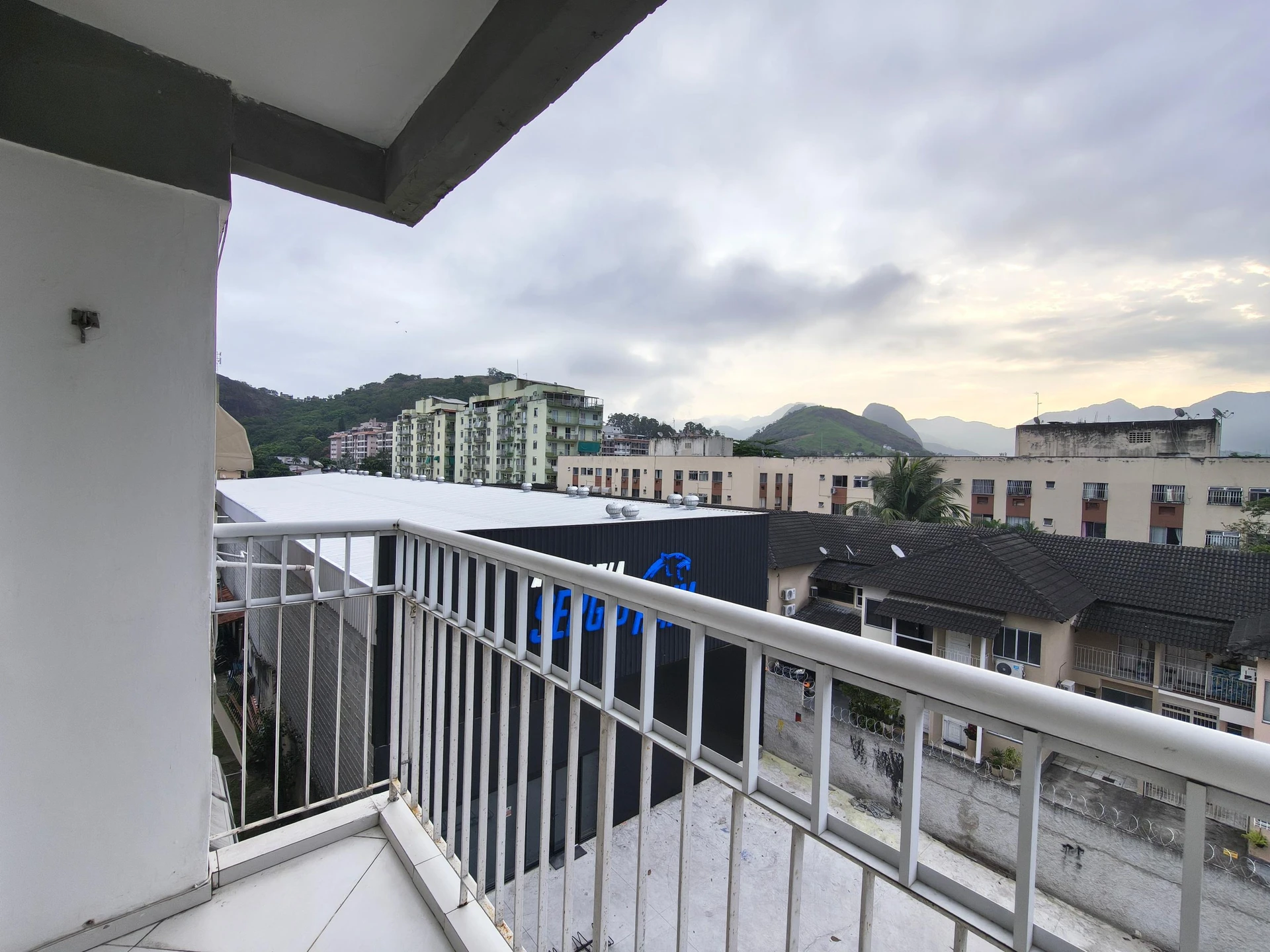 Mountain view in a 2-bedroom apartment, 60 m² — photo 5
