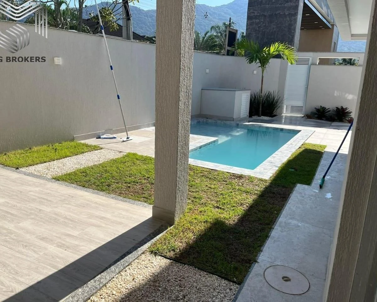 Casa com 220 m² e 4 suítes, 2 vagas de garagem — photo 6