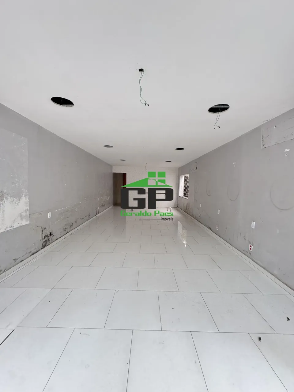 Casa sem mobília com 4 quartos e 2 banheiros — photo 15