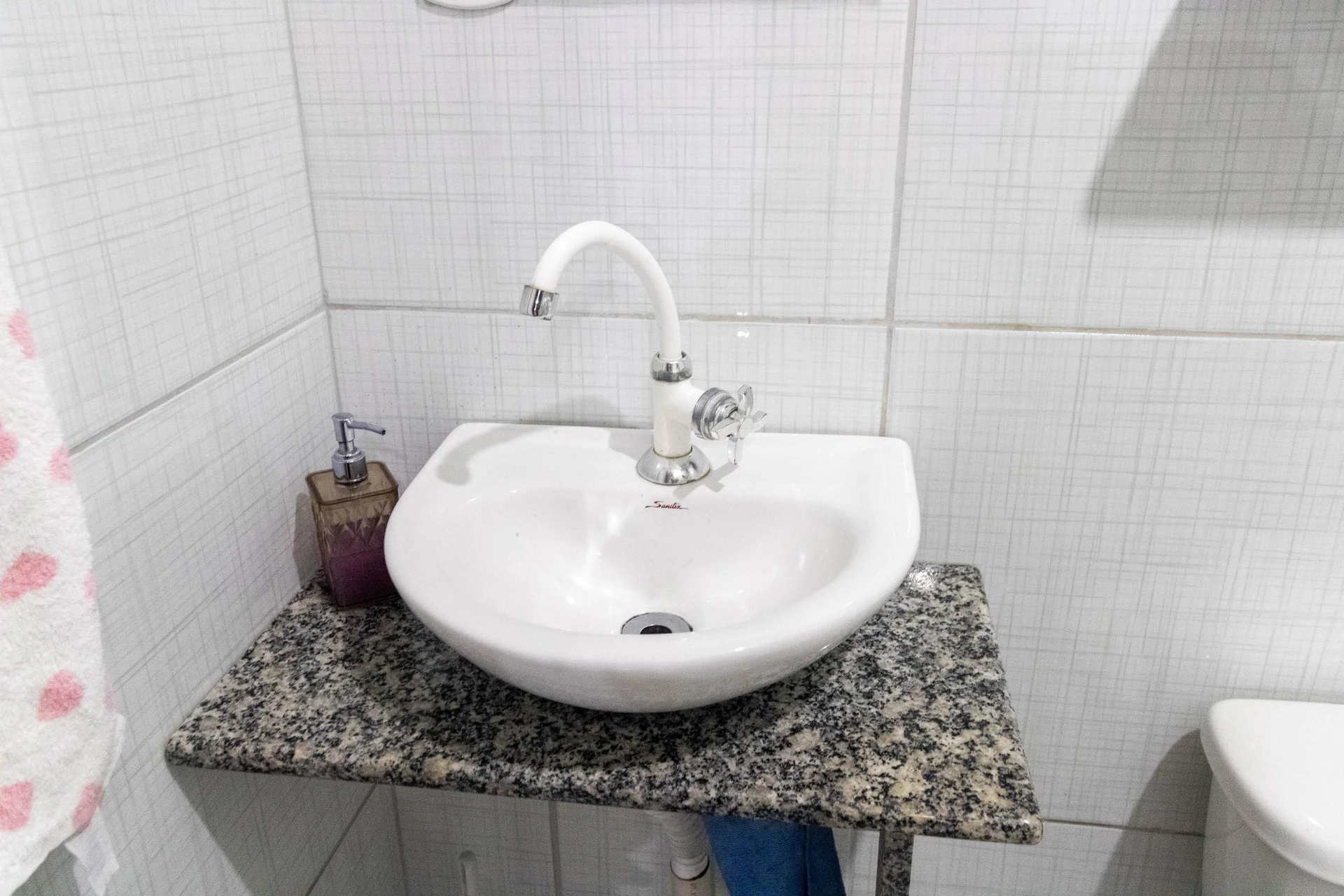 Furnished house with 1 bedroom and 1 bath plus parking — photo 24