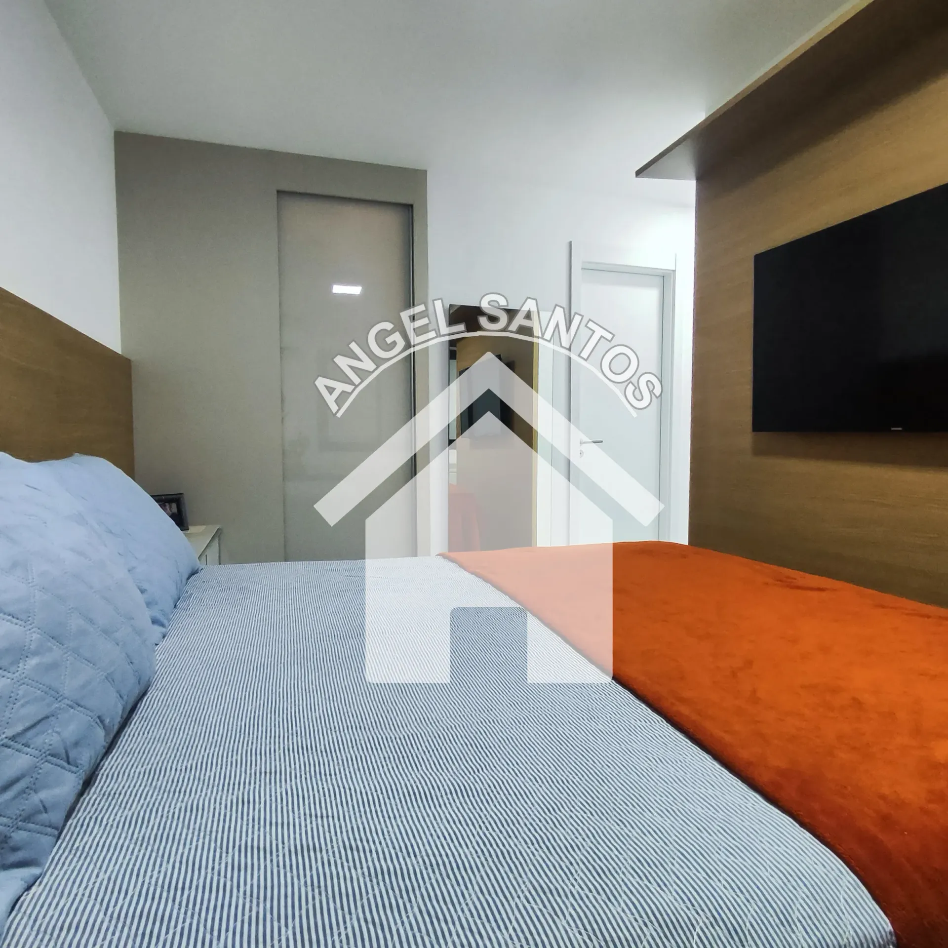 Furnished 2-bedroom apartment with a balcony — photo 3