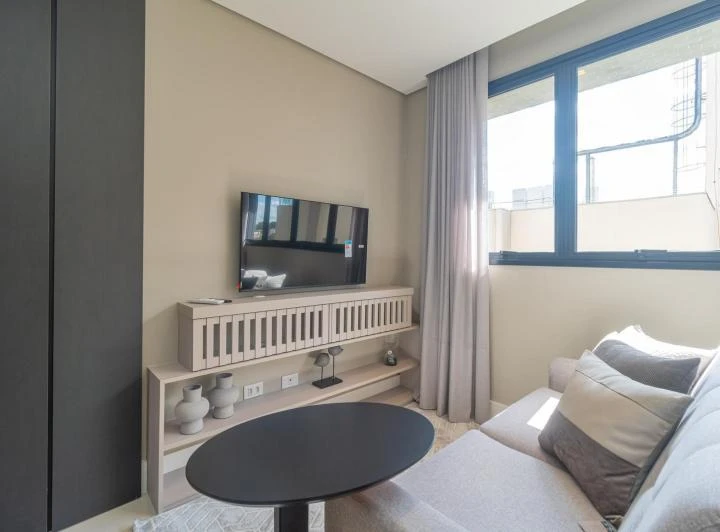 1-bedroom apartment with an open-plan kitchen and 2 baths — photo 5