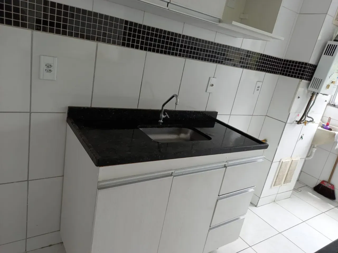 2-bedroom apartment with an open-plan kitchen — photo 11
