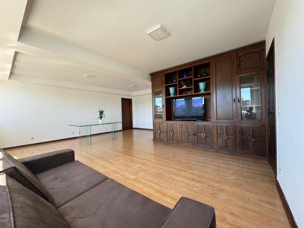 Квартира 268 м² із заскленим балконом та гардеробною — photo 10