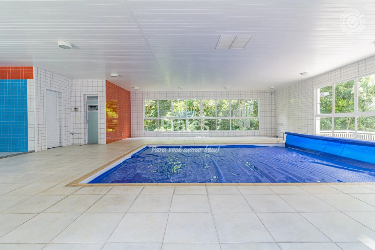 Bathtub in a 3-bedroom apartment, 180 m² — photo 29