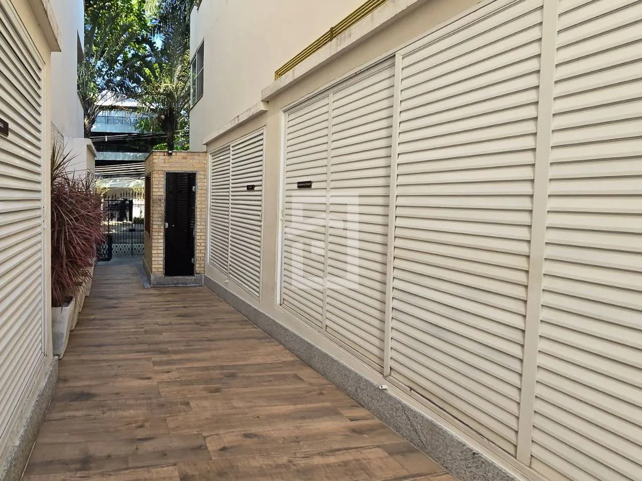 Triplex house with 4 bedrooms and 2 en-suites — photo 26