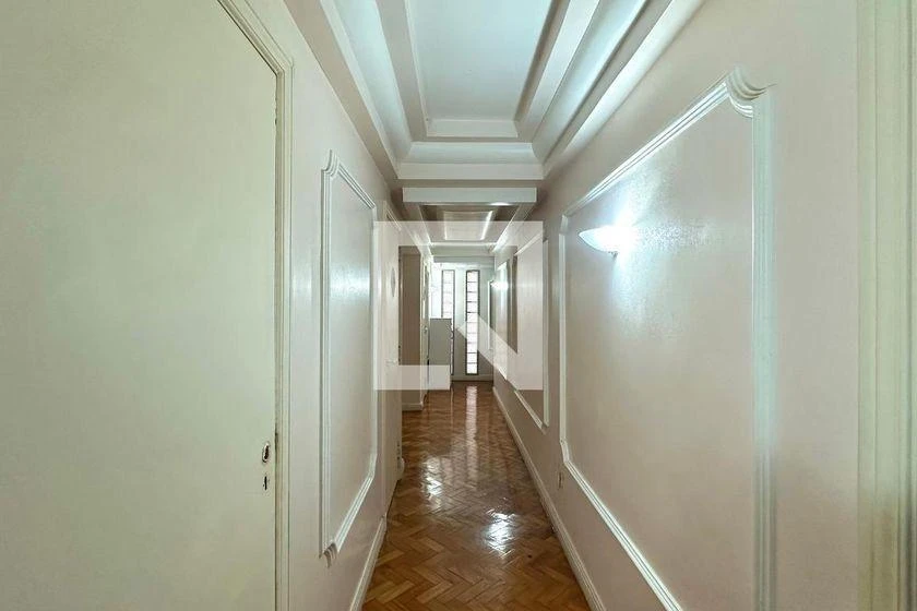 Glass-enclosed balcony in a 4-bedroom apartment, 403 m² — photo 44