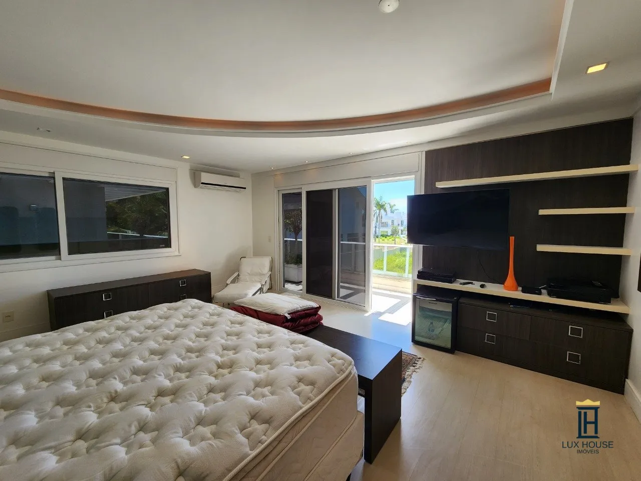 Furnished house with 7 en-suite bedrooms and 10 baths — photo 37