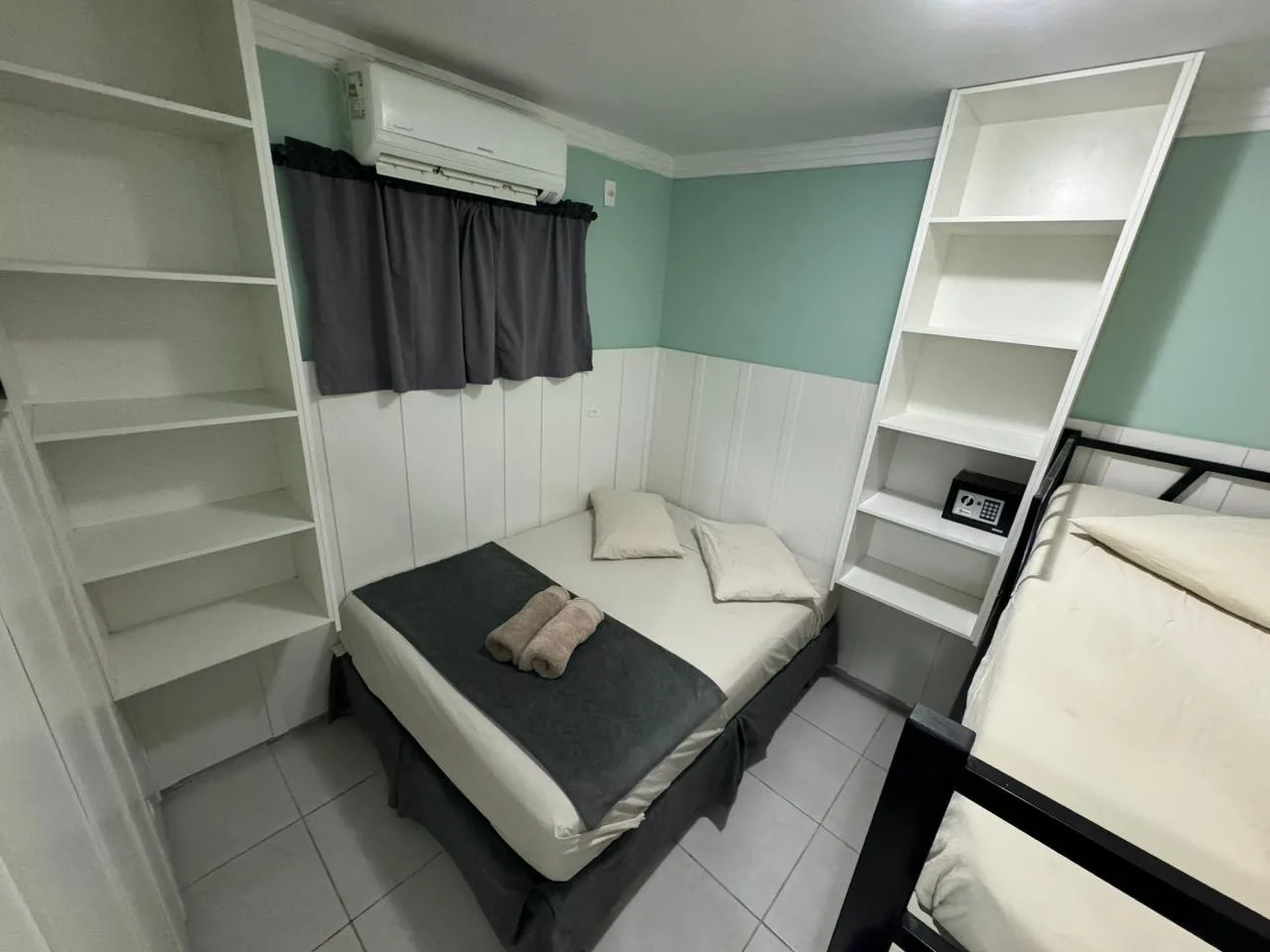 Furnished studio with 1 bedroom, 1 bathroom and parking — photo 6