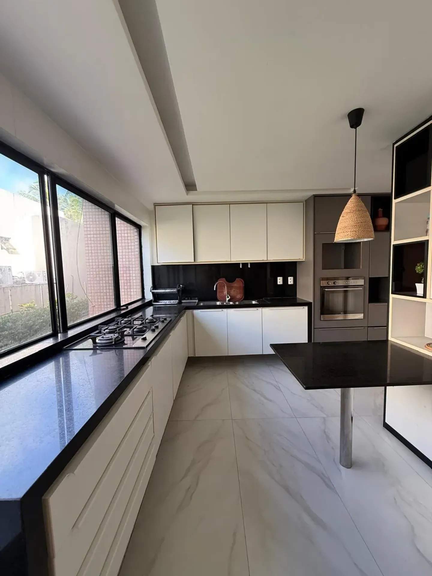 Власне барбекю та 4 спальні: квартира 195 м² — photo 2