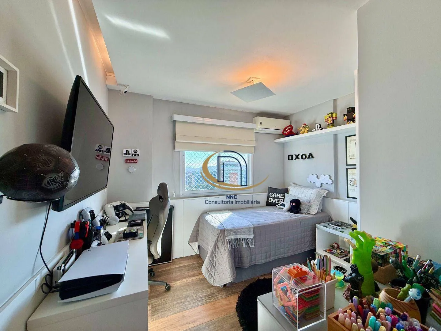 Front-facing penthouse with 215 m² and 4 bedrooms — photo 27