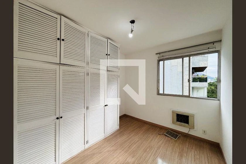3-bedroom apartment with a water view in Rio de Janeiro — photo 17