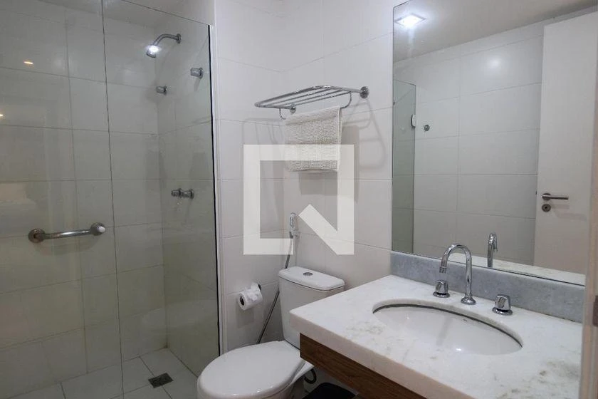 Furnished studio, 28 m², with a glass-enclosed balcony — photo 7