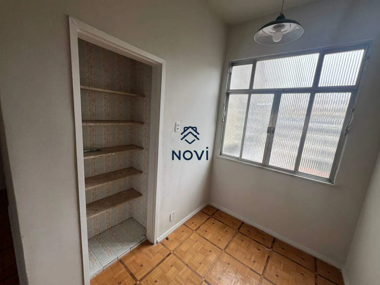 Apartamento sem mobília com 2 quartos e varanda — photo 9