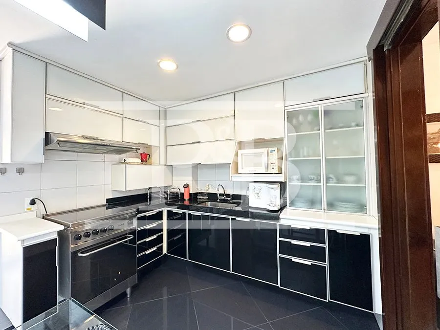 Furnished 2-bedroom apartment with 3 bathrooms — photo 10