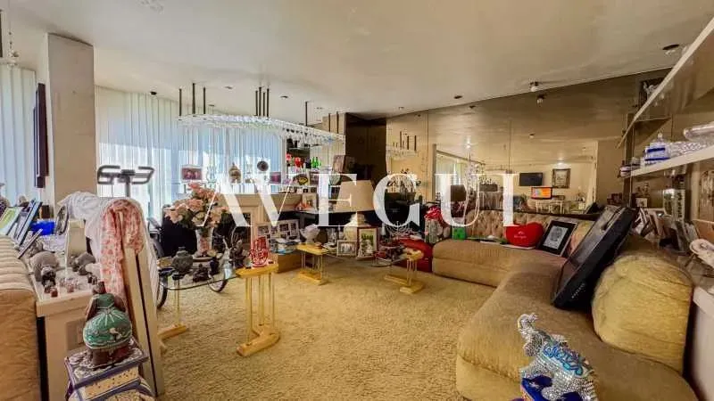 Residential apartment with 4 bedrooms and separate kitchen — photo 13