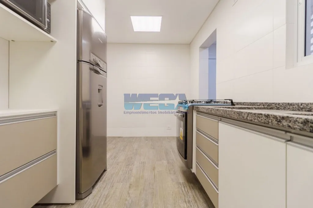 3-bedroom apartment with a walk-in closet — photo 15
