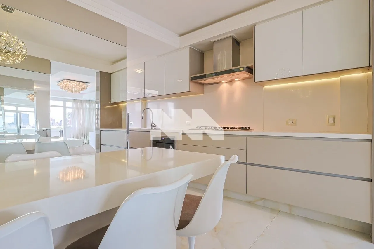 Rental apartment with 2 en-suite bedrooms and 192 m² — photo 7