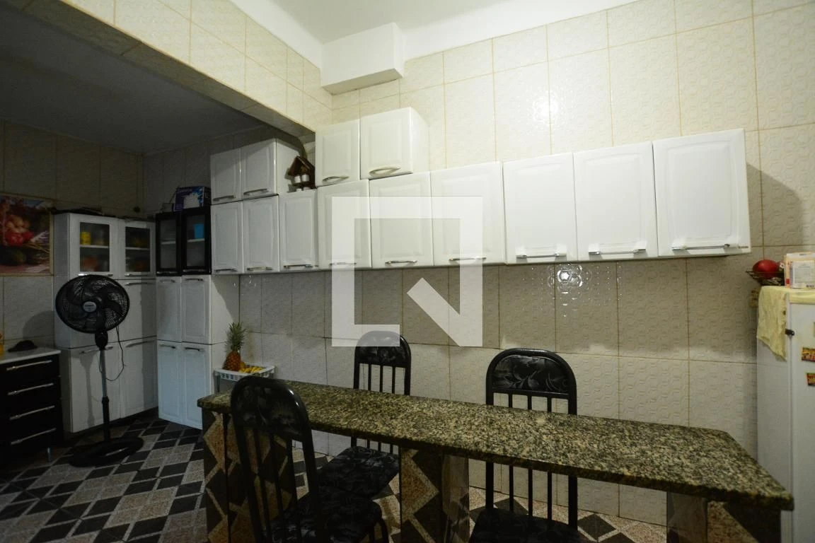 Casa amueblada con 4 dormitorios y jardín privado — photo 23