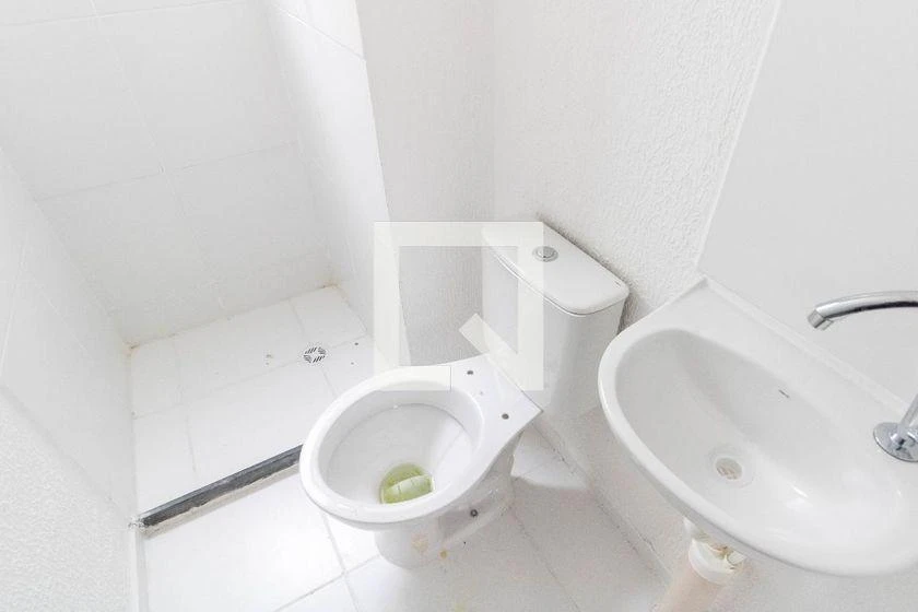 2-bedroom apartment in a building with a gym — photo 17