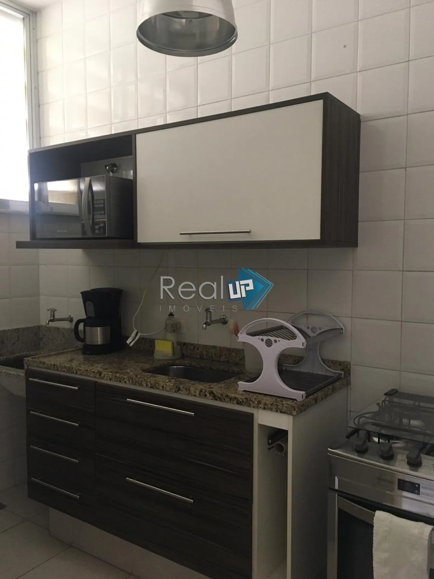 One-bedroom apartment with a washing machine — photo 2