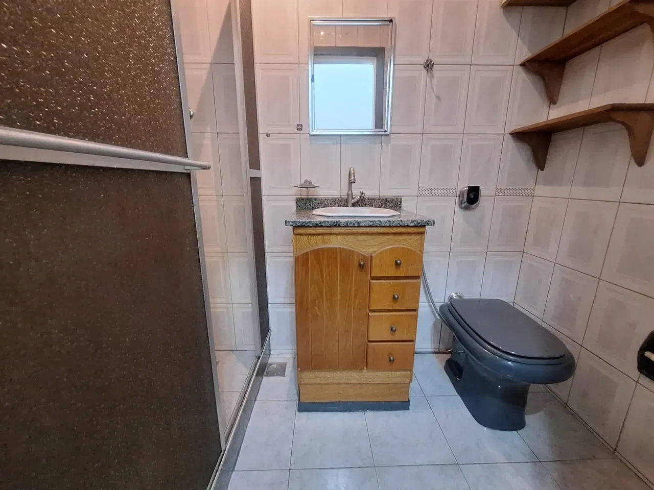 Apartment on the 1st floor with wood or laminate floors — photo 3