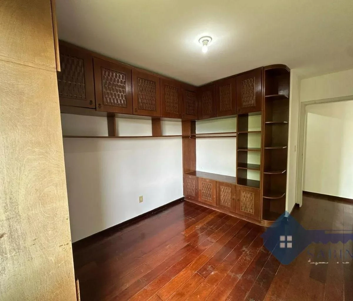 Деревянный пол или ламинат и 1 спальня: квартира 63 м² — photo 3