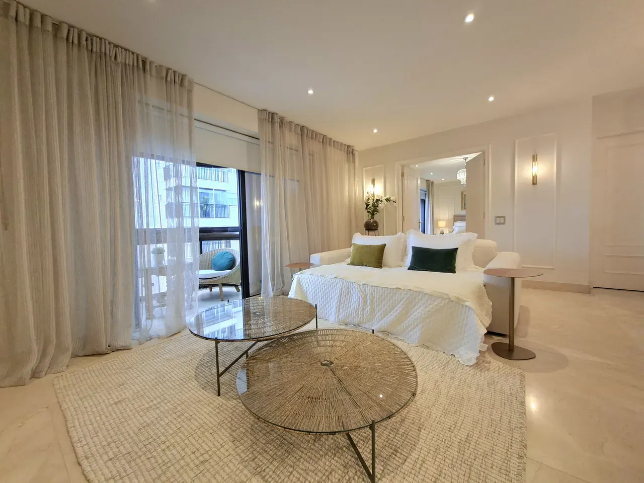 2-bedroom apartment in a building with a sauna — photo 25