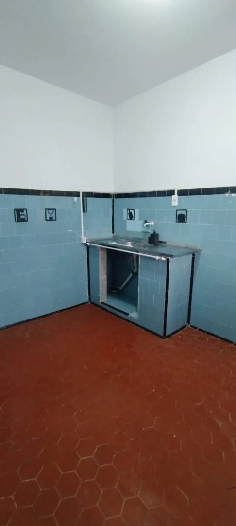 Casa de 1 quarto com varanda e quintal