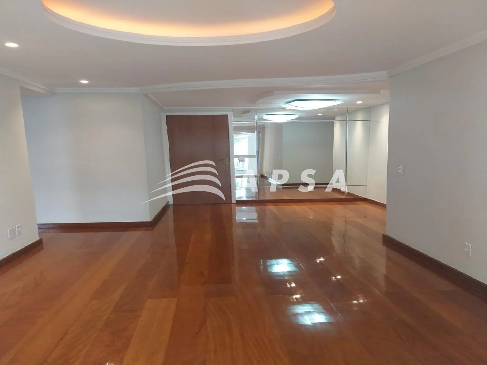 Furnished apartment, 99 m², with a glass-enclosed balcony — photo 14