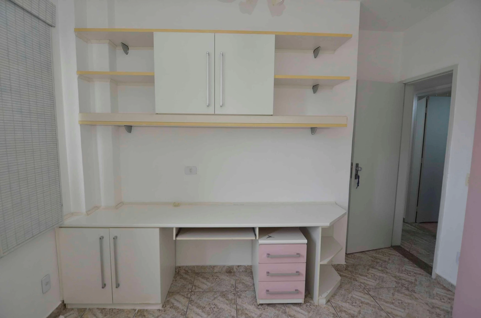 3-bedroom apartment with a mountain view in Rio de Janeiro — photo 45