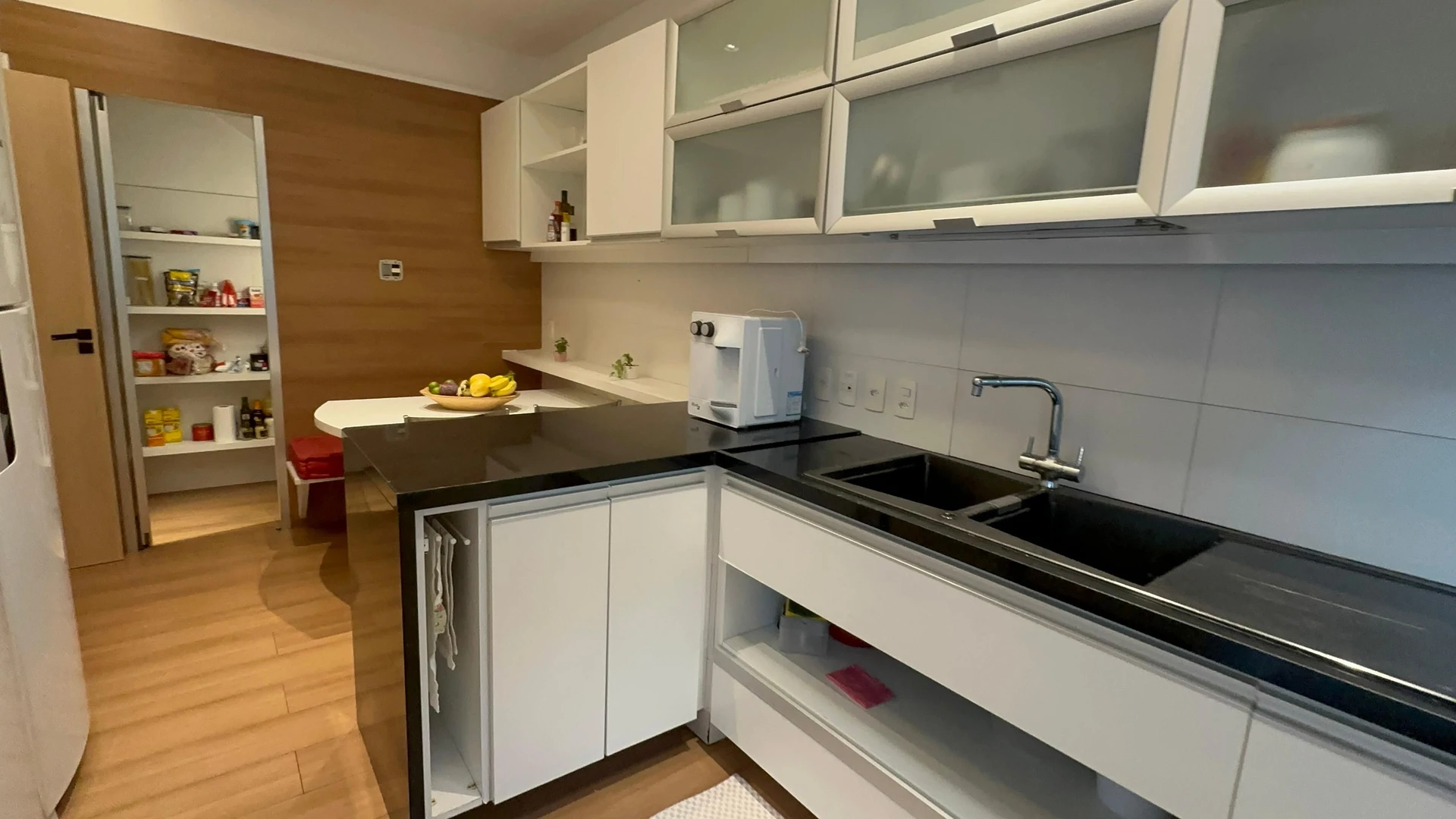 Furnished house, 360 m², with a walk-in closet — photo 14