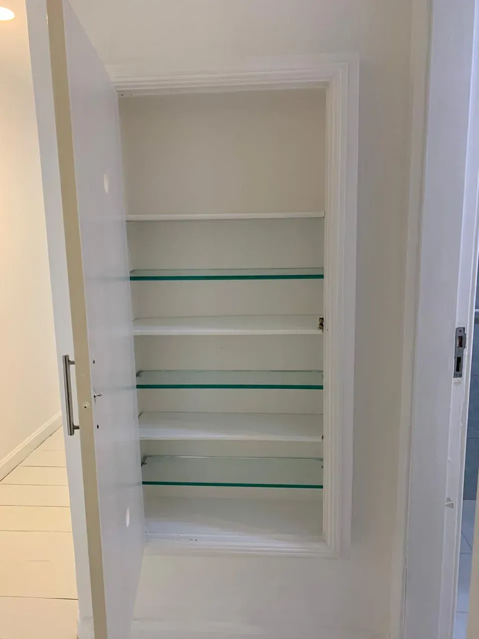 105 m² rental apartment with 3 bedrooms and separate kitchen — photo 17