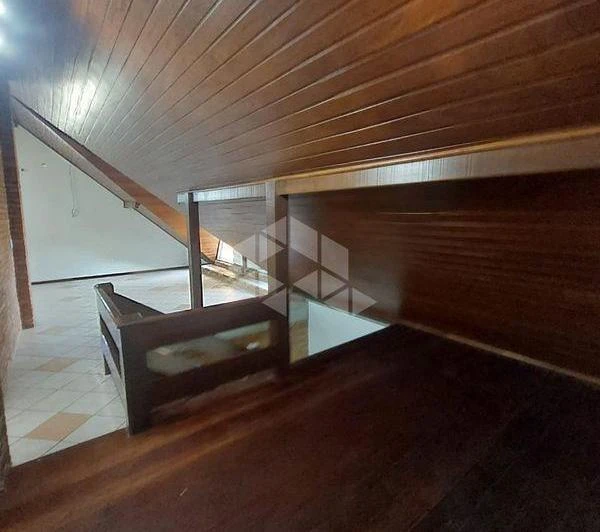 Casa residencial de 210 m² com 4 dormitórios e 2 suítes — photo 7