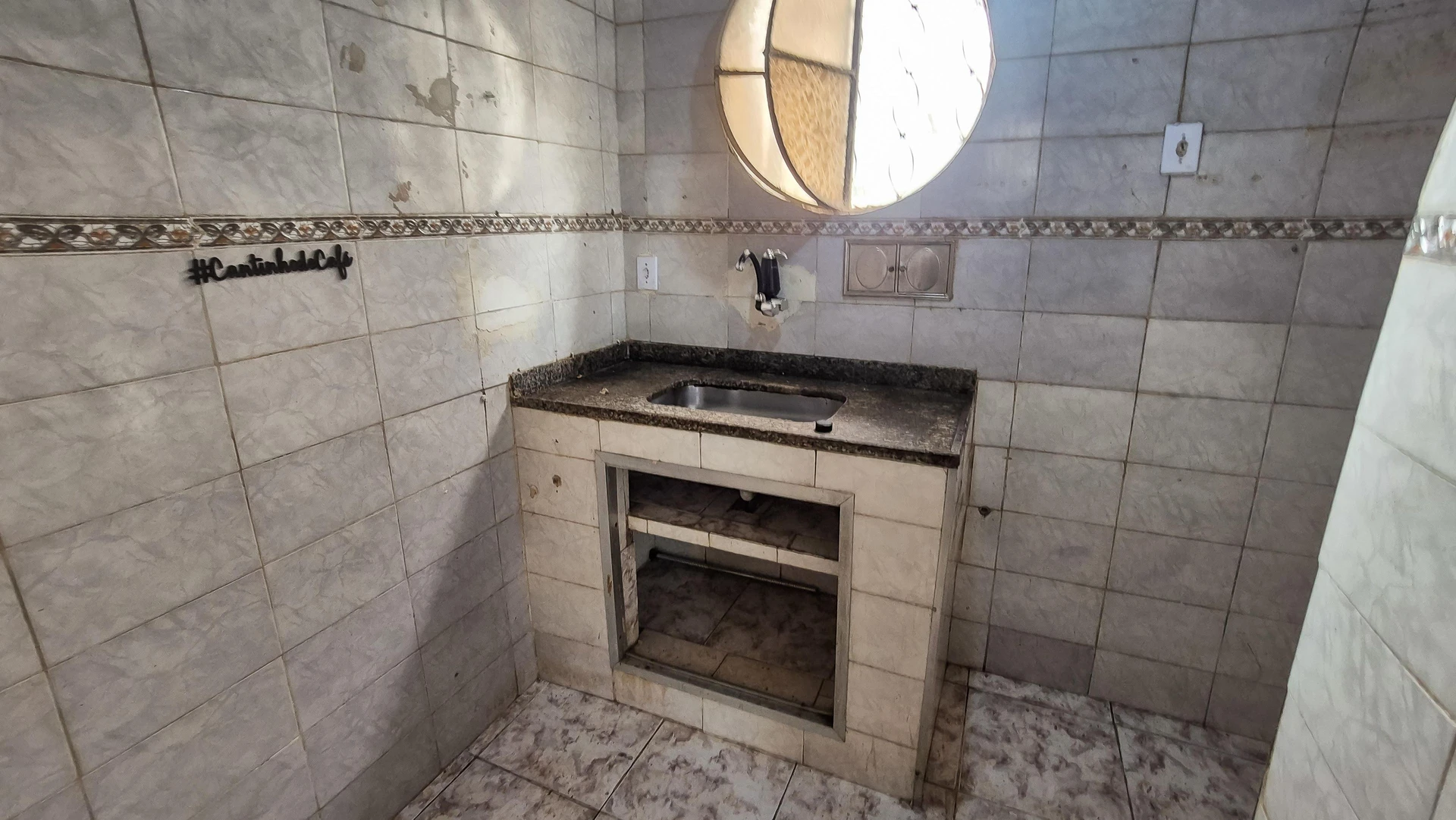 Невмебльована квартира з 2 спальнями та компактною кухнею — photo 10