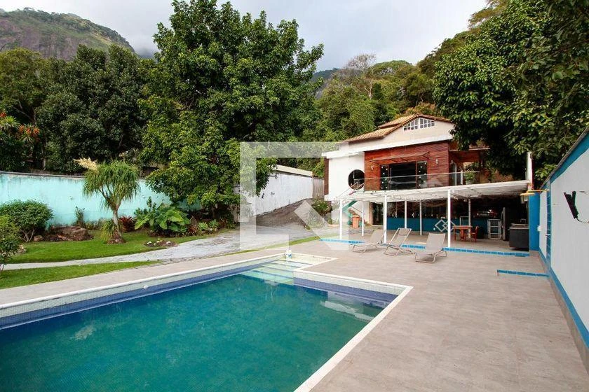 Furnished house with 4 bedrooms and an open-plan kitchen — photo 12