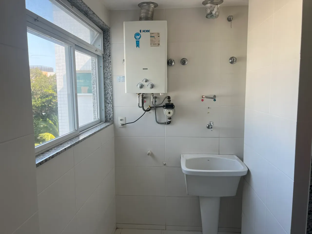 Unfurnished apartment with 3 bedrooms and 3 bathrooms — photo 9