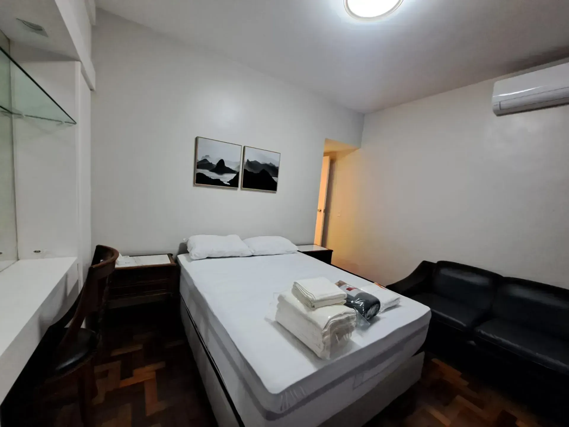 Furnished apartment with 4 bedrooms and 4 bathrooms — photo 13